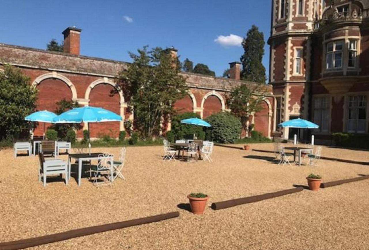 Lynford Hall Hotel Mundford Extérieur photo