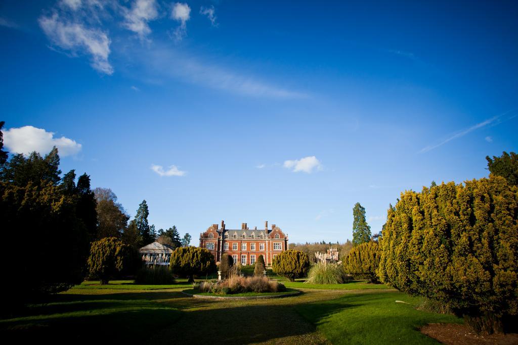 Lynford Hall Hotel Mundford Extérieur photo