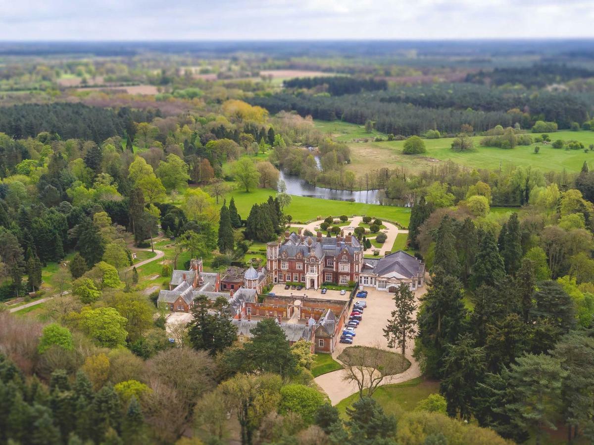 Lynford Hall Hotel Mundford Extérieur photo